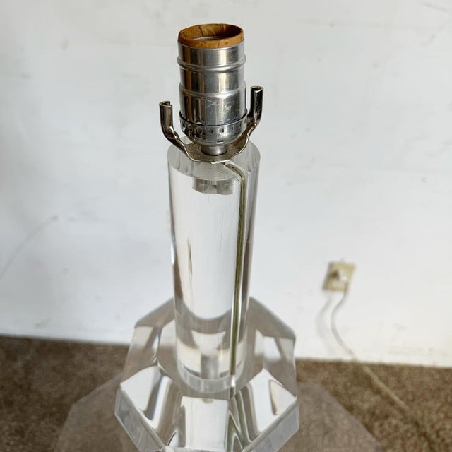 1980s Mid Century Modern Octagonal Lucite Side Table/Floor Lamp For Sale - Image 5 of 8