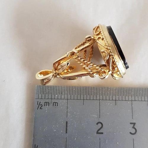 Vintage Gold and Black Onyx Novelty Seal Charm by Slade & Kempton, London, 1967 For Sale - Image 12 of 16