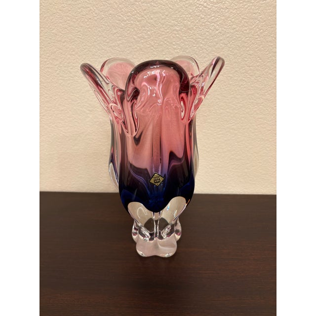 Mid-Century Modern Chrisbska Joseph Hospodka Vintage Murano Style Hand Blown Glass Art Vase For Sale - Image 3 of 6