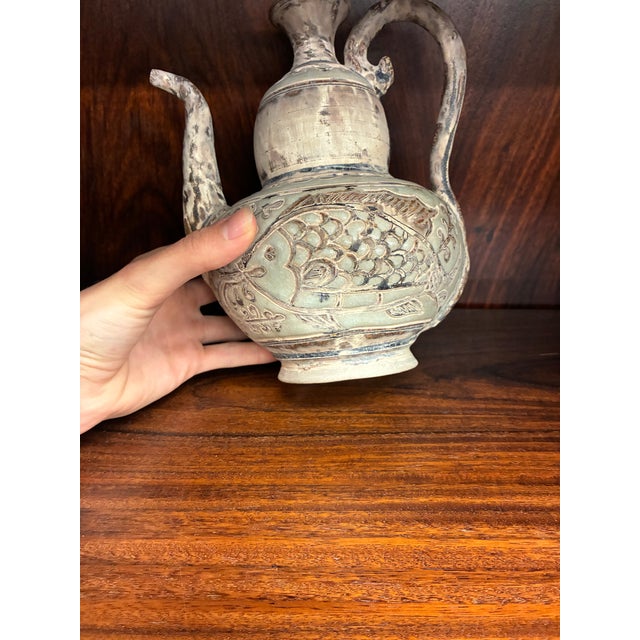 Thai Si Satchanalai Ewer With Fish Motif 16th Century Very Rare For Sale - Image 4 of 10