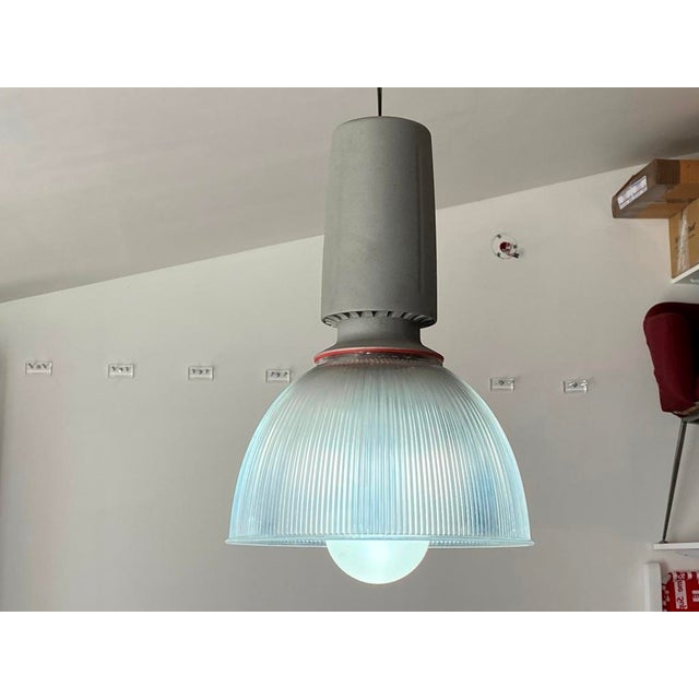 Industrial pendant light from the 1970s Aluminum body and methacrylate diffuser Polished glass shade Beautiful lighting...