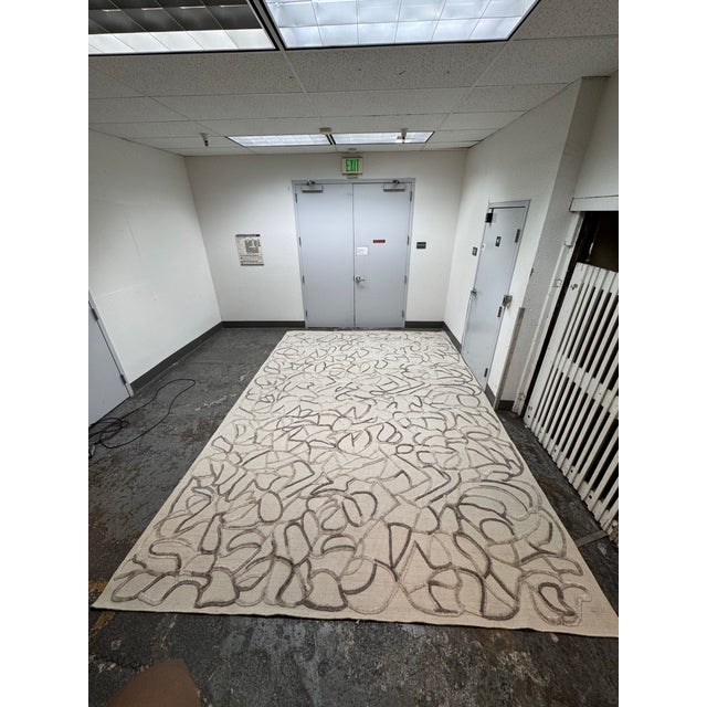 Design Plus Gallery presents the 10ft x 14ft Goudy 4347 Area Rug from Exquisite Rugs. This hand-loomed rug combines wool...