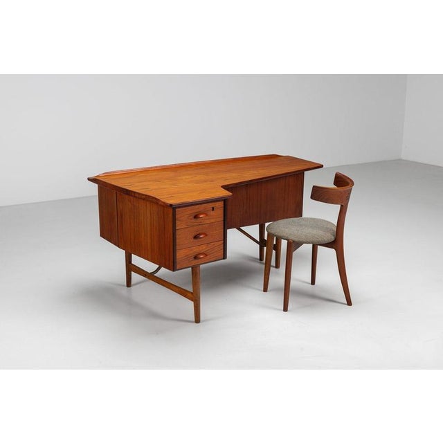 Boomerang Writing Desk Teak by Peter Løvig Nielsen for Løvig, Denmark, 1960 For Sale - Image 6 of 18