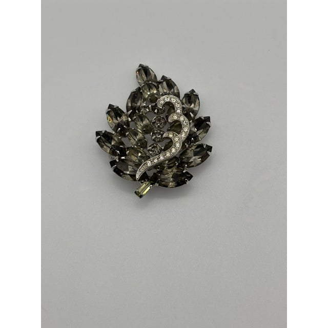 Vintage Albert Weiss Brooch, Grey Rhinestones W/Scrolling Clear Rhinestones, Book Piece For Sale - Image 11 of 15