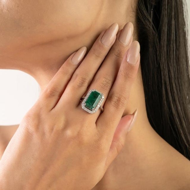 Green 5.24 Carat Zambian Emerald Estate Diamond Ring Size 5.5 in 14k White Gold For Sale - Image 8 of 13