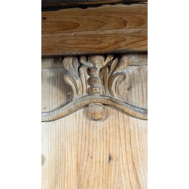 Wood French Baroque Revival Round Dining Table, Distressed Wood C. 1900's For Sale - Image 7 of 18