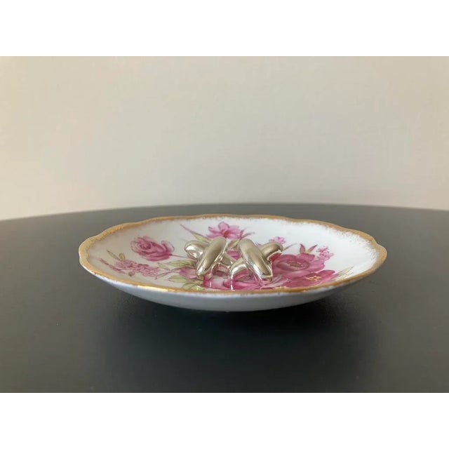 Victorian Victorian English Pink Flower Porcelain Jewelry Dish With Gold Rim by Roslyn For Sale - Image 3 of 12