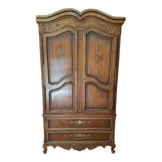 Vintage Drexel Heritage Brittany Collection Louis XV French Provincial Armoire Carved Wood Wardrobe For Sale