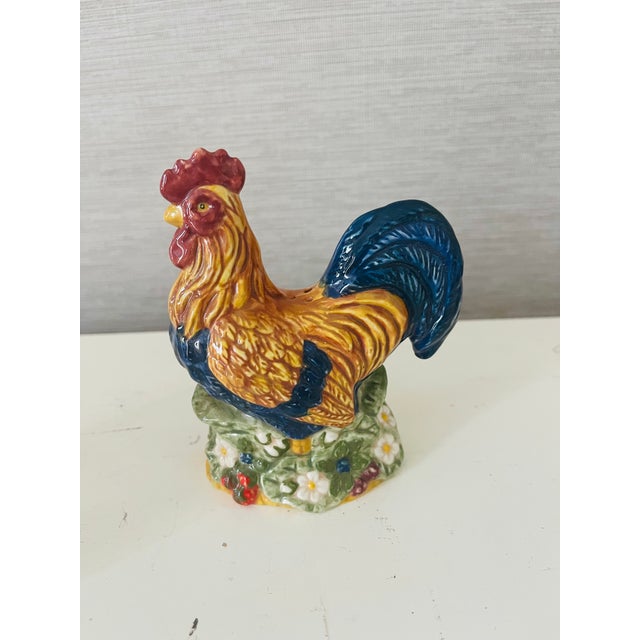 American Vintahe American Rooster Ceramic Salt or Pepper Shaker For Sale - Image 3 of 3