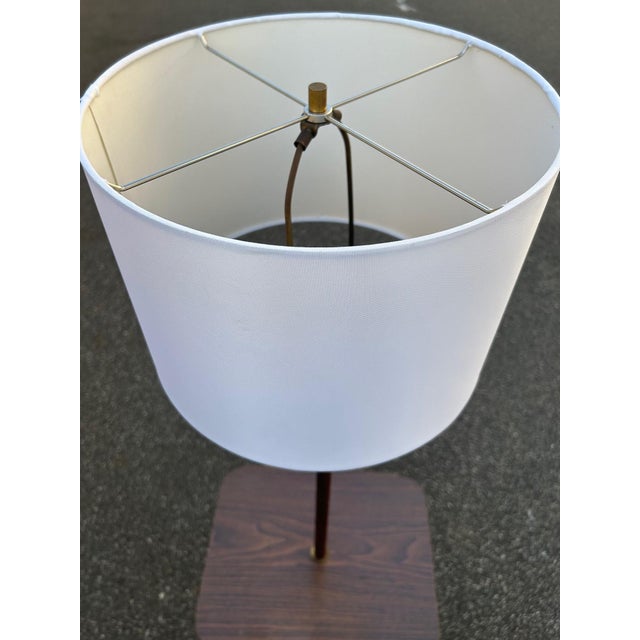 Mid Century Modern Brass and Walnut Laurel Floor Lamp Table For Sale - Image 4 of 6