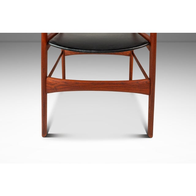 Rare Mid-Century Danish Modern Model 171 Armchair in Stunning Original Condition by Arne Hovmand-Olsen for Jutex, Denmark, C. 1950's For Sale - Image 13 of 18