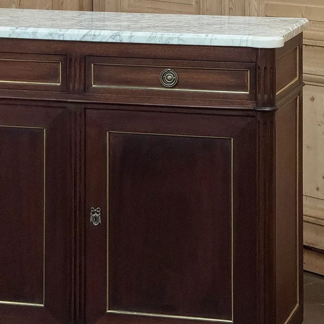 French Louis XVI Carrara Marble Top Mahogany Buffet in the Maison Jansen Style, Mid-Century For Sale In Dallas - Image 6 of 18