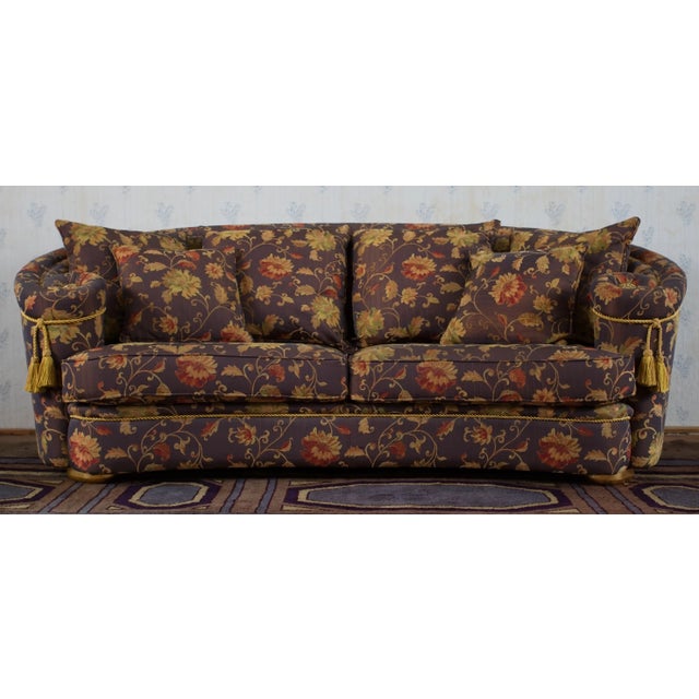 We offer an exceptional luxury sofa by the prestigious Italian brand Turri from the town of Carugo, a renowned center of...