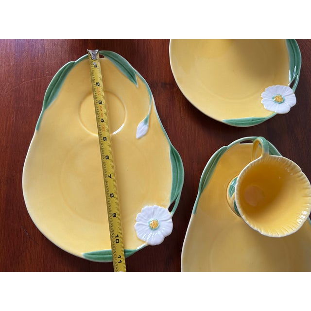 1950s Vintage Vallona Starr California Snack Set, Yellow Floral Luncheon Plates & Cups (Set of 3), 1940s–50s For Sale - Image 5 of 12