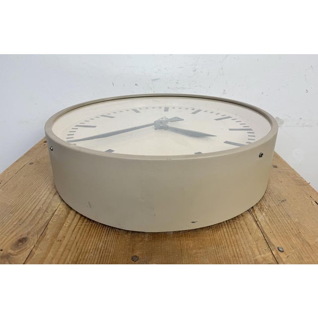 Large Brown Industrial Factory Wall Clock from Pragotron, 1960s For Sale - Image 11 of 17