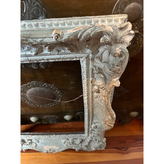 Antique 18th Century French Louis XVI Gray Painted Carved Wood Picture Frame For Sale In New York - Image 6 of 13
