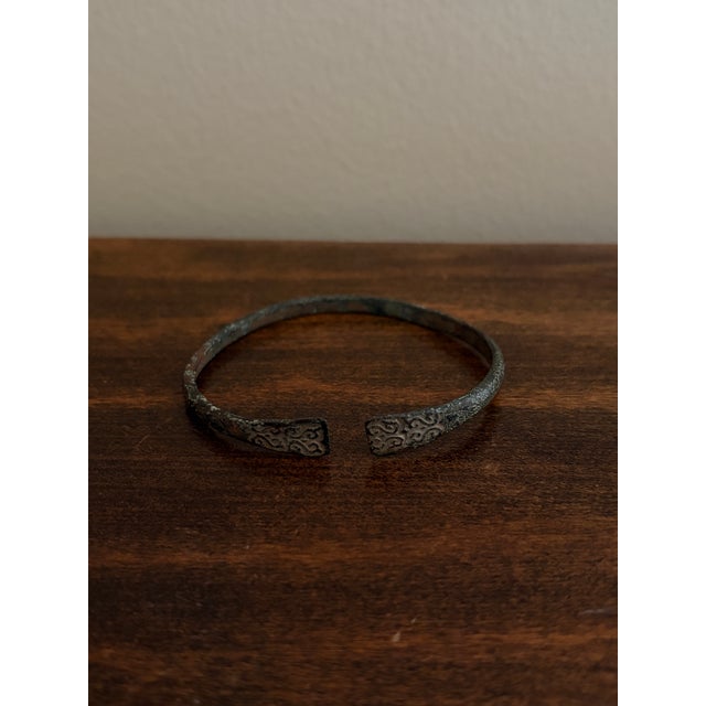 Set of Three Ancient Roman Bronze Bracelets on Custom Museum Mounts For Sale - Image 12 of 12