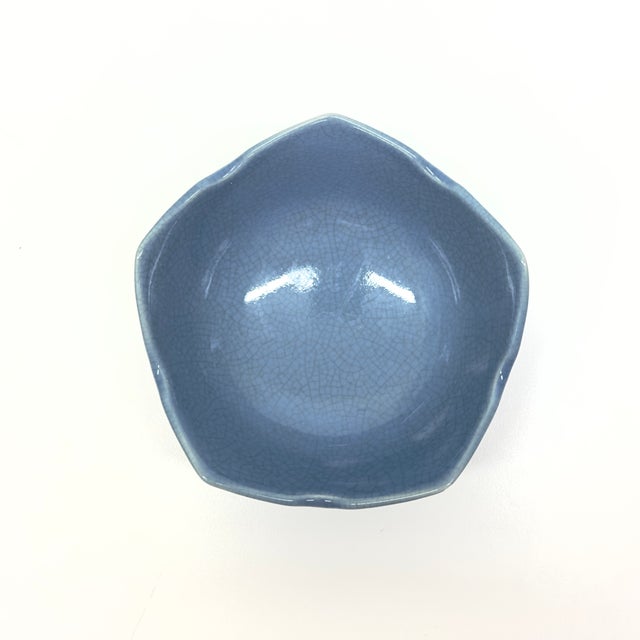Blue Chalky Blue Floral Shaped Serving Bowl Curation - Group of 3 For Sale - Image 8 of 11