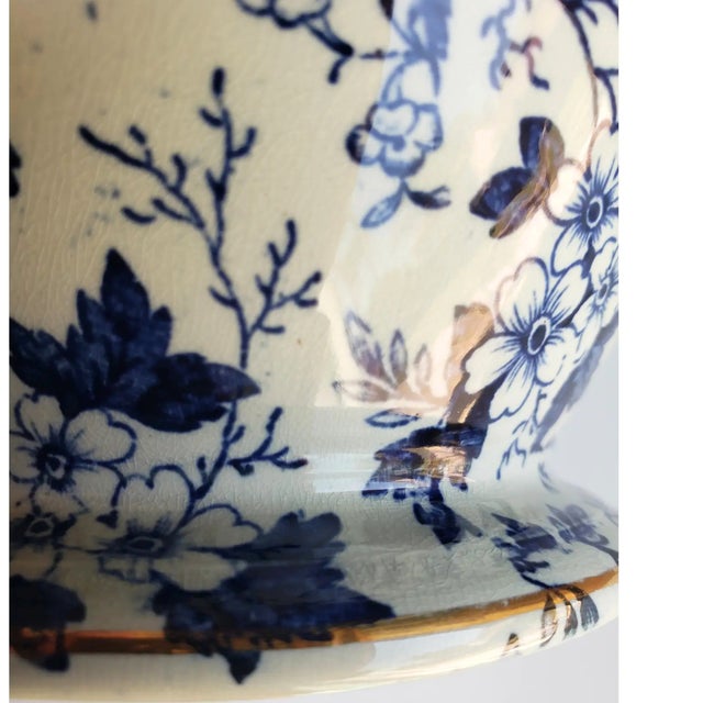 Antique English Flow Blue Jar | Vintage Biscuit Barrel Vase With Peach & Gilt For Sale - Image 9 of 10