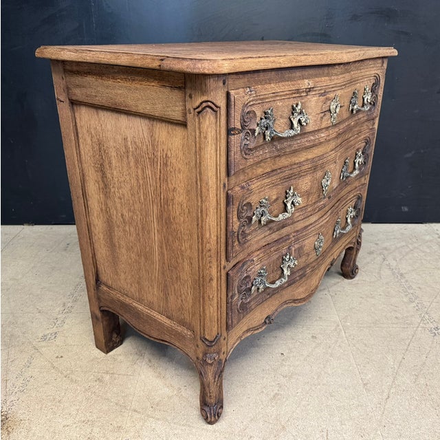 French Bleached Oak Chest of Drawers, 1920 For Sale - Image 10 of 13