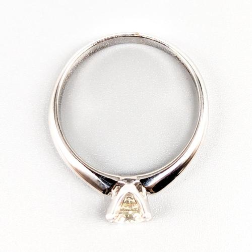 19 Karat Gold Solitaire Ring with Diamond For Sale - Image 3 of 4