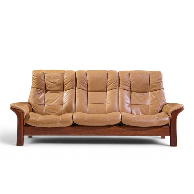 Ekornes Stressless Mid Century Buckingham Leather Reclining Sofa This sofa measures: 91.5 wide x 31.5 deep x 40.5 inches...