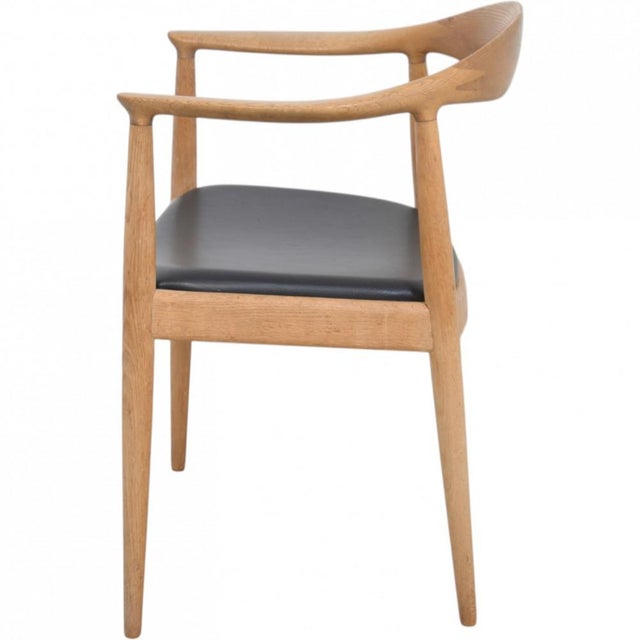 JH503 The Chair in Oak and Black Leather by Hans Wegner, 1960s For Sale - Image 14 of 18