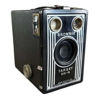 1930s Kodak Brownie Target Six – 16 Box Art Deco Camera For Sale