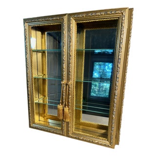Rococo Curio Cabinet by Creazioni Artistiche Italy Wall Mount Gilt Wood For Sale