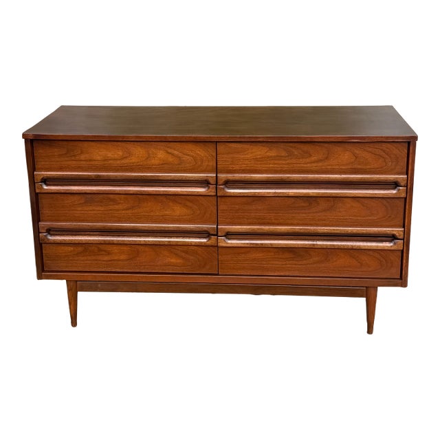 1960s Mid Century Modern Bassett 6 Drawer Dresser For Sale