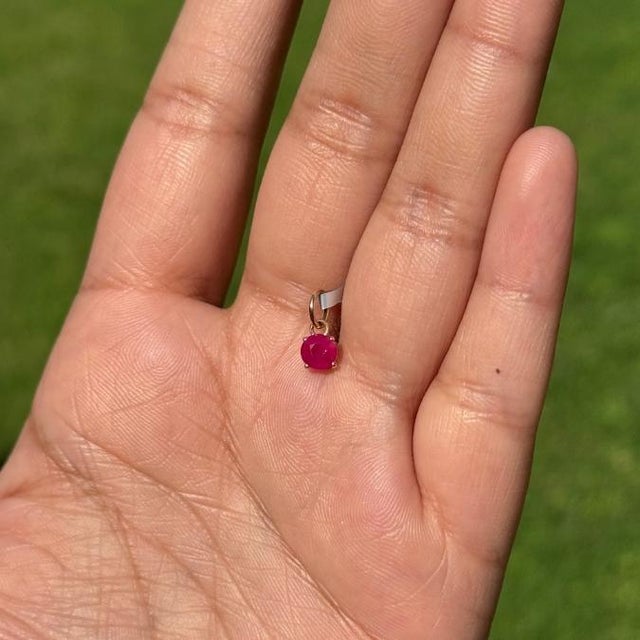 Metal Brilliant Cut Ruby Solitaire Pendant in 14k Yellow Gold For Sale - Image 7 of 12