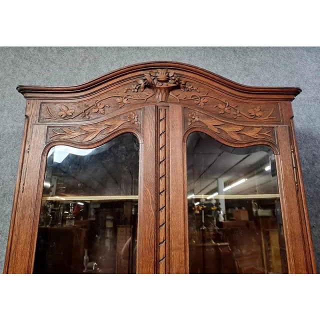 Provençal Louis XV Style Bookcase in Oak, 1900s For Sale - Image 5 of 6
