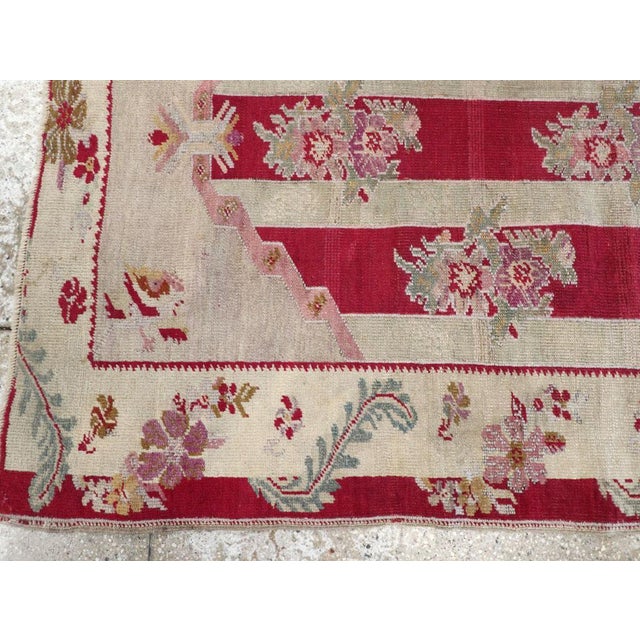 Early 20th Century Galerie Shabab Collection Early 20th Century Turkish Ghiordes Throw Rug For Sale - Image 5 of 8