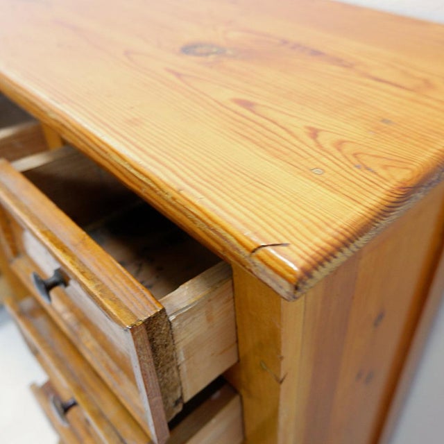 English Pedestal Apothecary Cabinet in Pine, Early 20th Century For Sale - Image 9 of 17