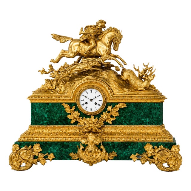 Luxury Malachite & Brass Desktop Clock – Royal Antique Finish For Sale