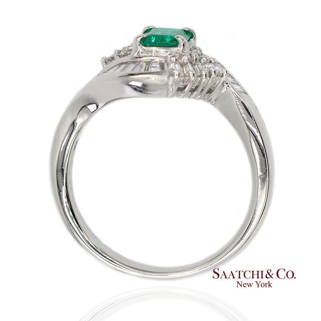 Early 21st Century Gia Certified Solid Platinum 900 Natural Diamond and Natural Emerald Ring, Size 6.5 For Sale - Image 5 of 12