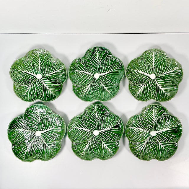 Hollywood Regency 1990s Vintage Hollywood Regency Boho Chic Majolica Cabbage Ware Dinner Plates - Set of 6. For Sale - Image 3 of 14