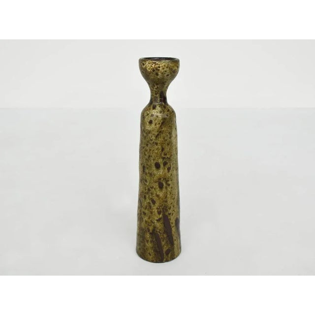 Different heights and diameters: - Large Mustard-colored Vase: DIa. 20 x HT 32 cm - Low and wide vase: Dia. 12 x HT 10 cm...