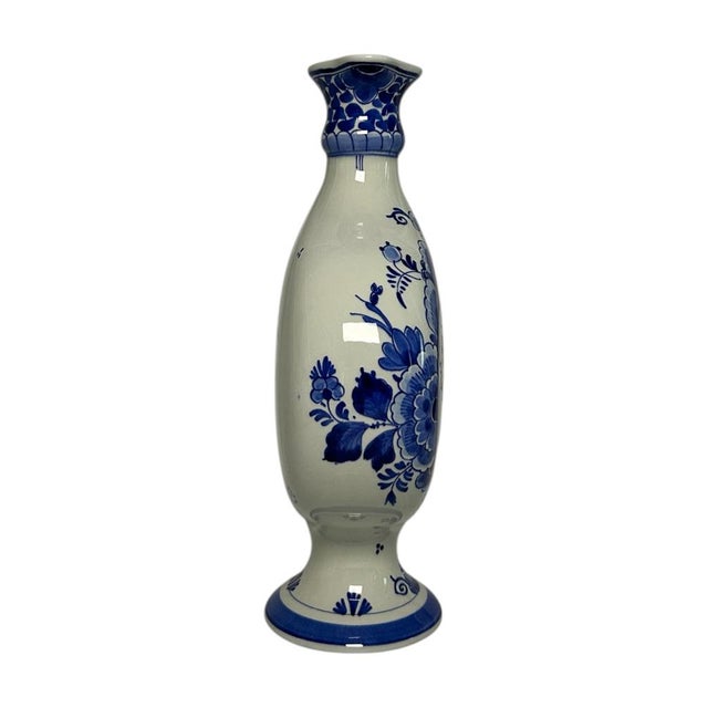 Vintage Hand-Painted Floral Handled Vase by M.W. Verdoold for Royal Delft, 1975 For Sale - Image 3 of 8