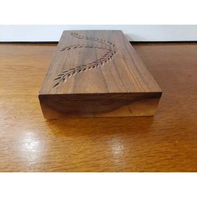 Vintage 1989 Rectangular Wooden Carved Box With 4 Compartments With Felt For Sale In New Orleans - Image 6 of 6