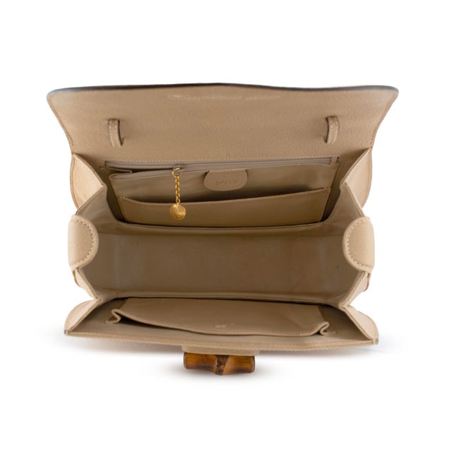 Beige Gucci Bamboo 1947 Vintage Beige Leather Turn-Lock Top Handle Shoulder Bag For Sale - Image 8 of 11