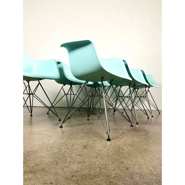 That pop of color you didn’t know you needed! Authentic designers Charles & Ray Eames / Herman Miller Eames Office shell...
