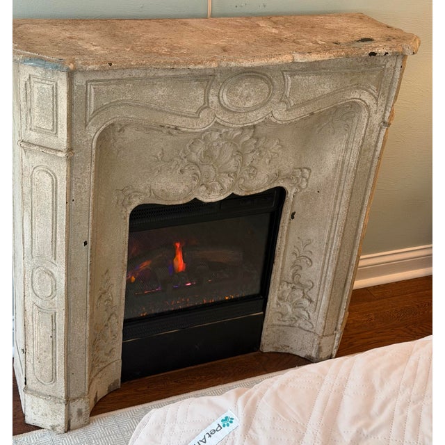 Late 19th Century Antique French Louis XV Style Cast Iron Fireplace Mantel With Rocaille Cartouche, Painted Faux-Stone Finish For Sale - Image 5 of 9