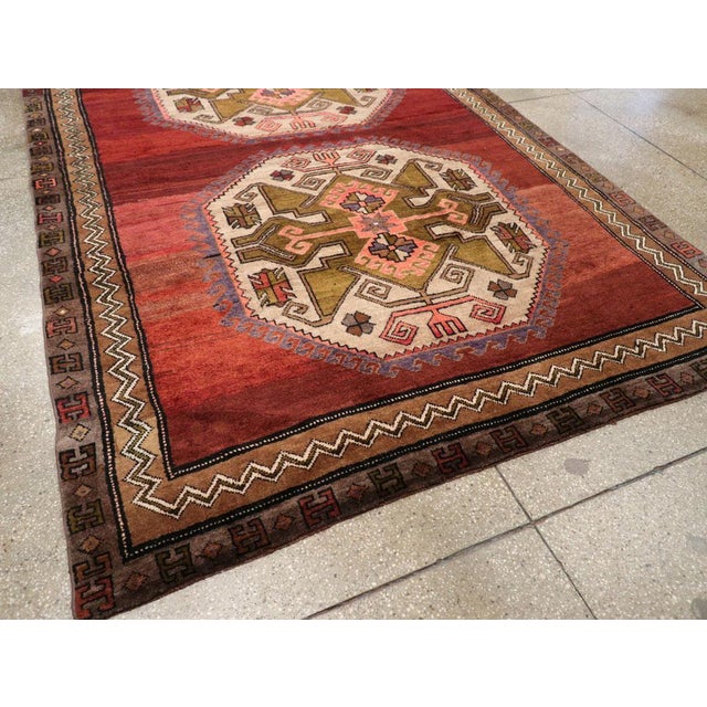 Galerie Shabab Collection Mid-20th Century Turkish Anatolian Accent Rug For Sale In New York - Image 6 of 8