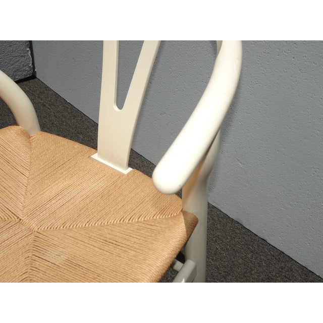 Wood Vintage White Wishbone Chair Hans J. Wegner Designed for Carl Hansen & Søn Ch24 For Sale - Image 7 of 10