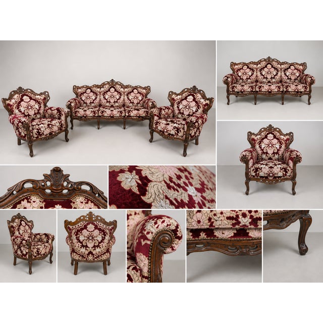 For sale is an elegant, high-quality restored salon ensemble in the Louis XV/Rococo style, consisting of: * 1 x 3-seater...