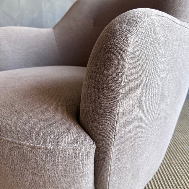 Mid Century Style Swivel Chair in Ecorcé Stone Washed Linen For Sale - Image 9 of 10