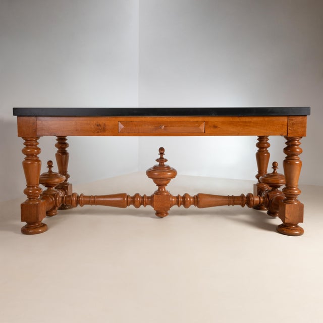 Dining Table in Oak, in Flawless conditions. Designed before 1890