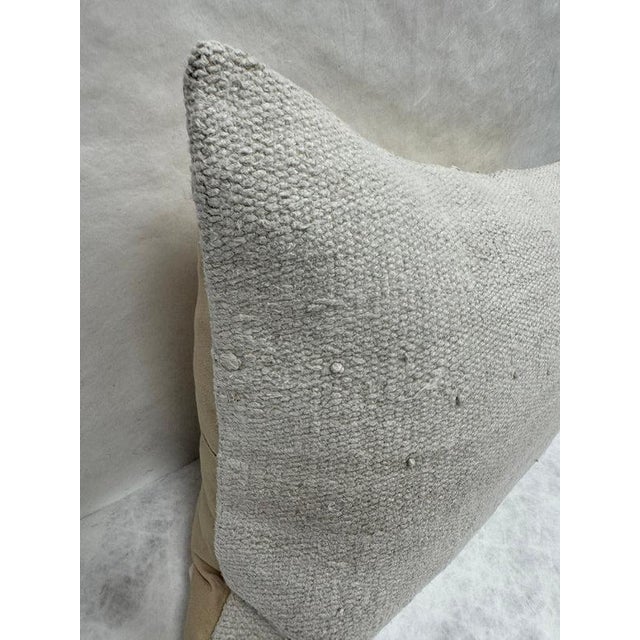 Contemporary Turkish Hemp Pillow Cushion Natural Cream Gray Pillow Cushion Cover 16" x 24" For Sale - Image 3 of 4