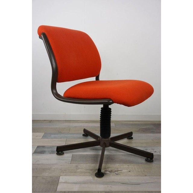 Swivel office chair from the 70s - 80s by the famous Roneo company: solid, high quality and comfortable, it is composed of...